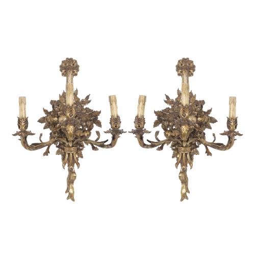 PAIR OF NAPOLEON III WALL LAMPS, LATE 19TH CENTURY.