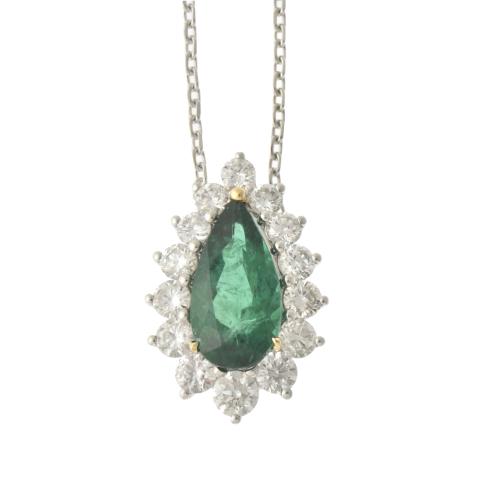 Colgante con esmeralda orlada de diamantes