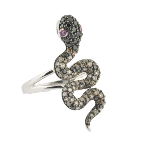 Anillo en forma de serpiente con diamantes y rubíes.