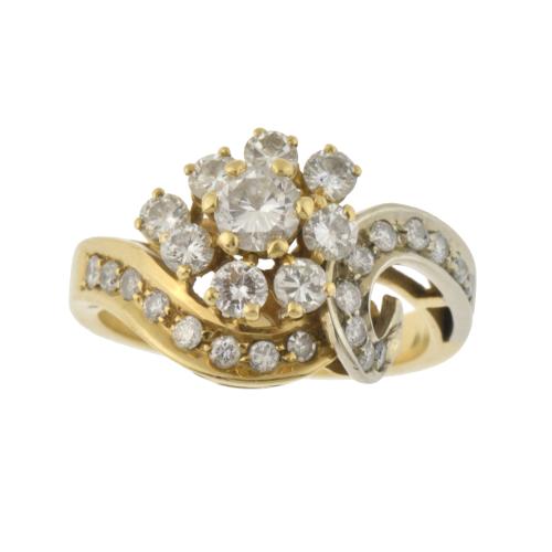 Ring with diamonds rosette.