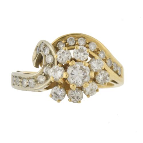 Ring with diamonds rosette.