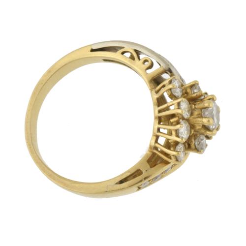 Ring with diamonds rosette.