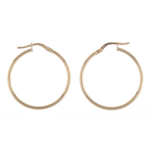 Pendientes aretes en oro.