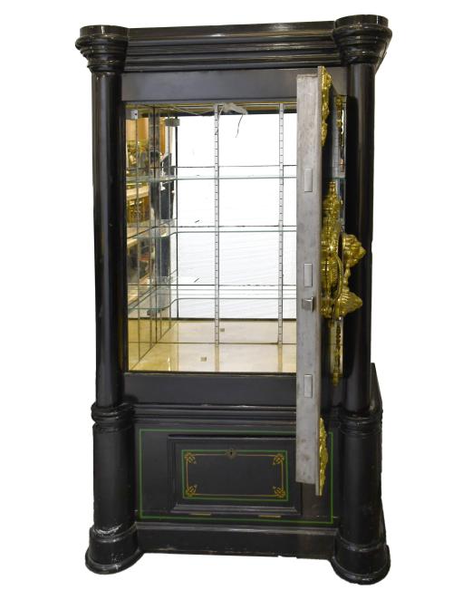 Belle Époque safe, first quarter 20th century.