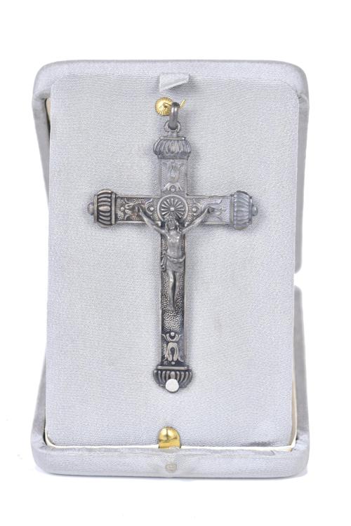 MASRIERA I CARRERAS. Silver crucifix, early 20th century.