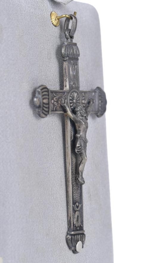 MASRIERA I CARRERAS. Silver crucifix, early 20th century.