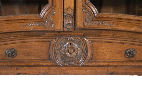 French Provençal display cabinet, 18th century.