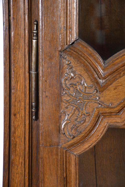 French Provençal display cabinet, 18th century.