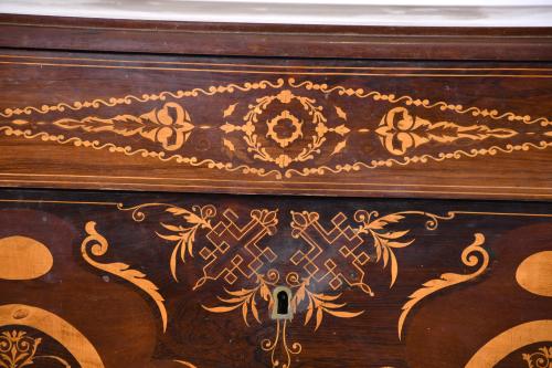 Mary Christine Regency chest of drawers, 19th century.