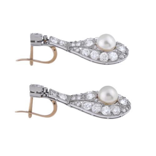 Pearls and diamonds earrings, circa 1900.