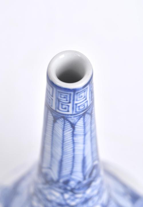 Chinese bottle vase, Republic period, 20th century.