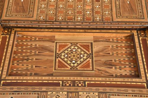 Syrian gaming table, 20th century.