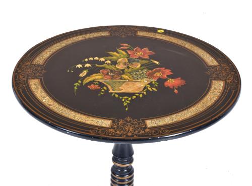 Elizabethan style &#39;tilt-top&#39; pedestal table, 20th century.